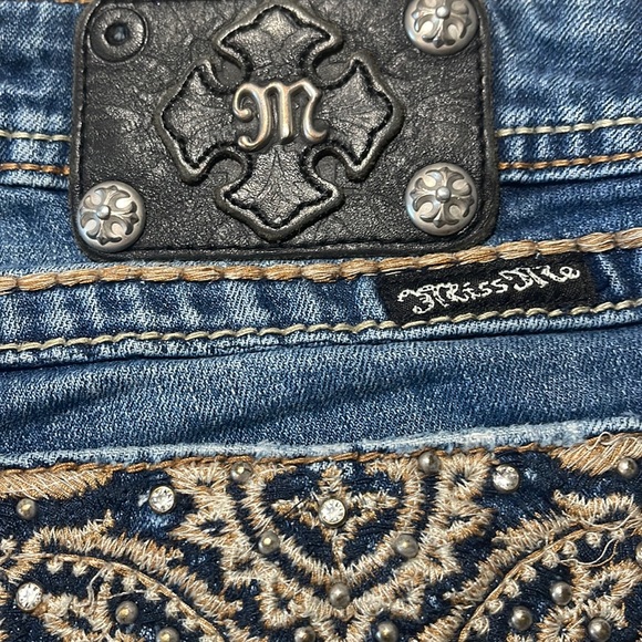 Miss Me Boot Distressed Low Rise | Size 29 - Picture 14 of 16